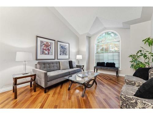 143 Christie Knoll Heights Sw, Calgary, AB - Indoor Photo Showing Living Room