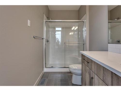 269 Royal Elm Road Nw, Calgary, AB - Indoor Photo Showing Bathroom