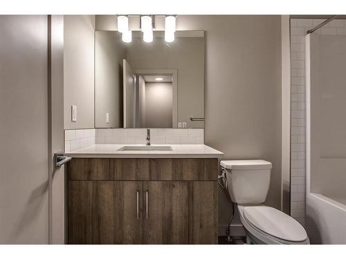 269 Royal Elm Road Nw, Calgary, AB - Indoor Photo Showing Bathroom