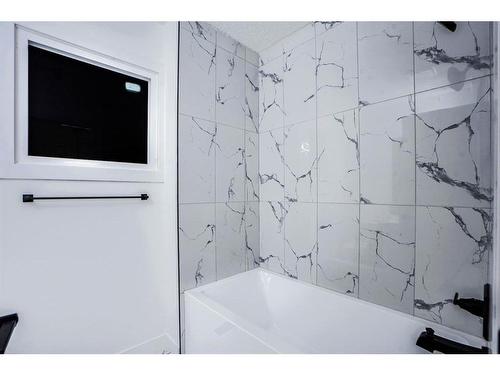 58 Castleglen Road Ne, Calgary, AB - Indoor Photo Showing Bathroom