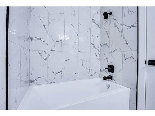 58 Castleglen Road Ne, Calgary, AB - Indoor Photo Showing Bathroom