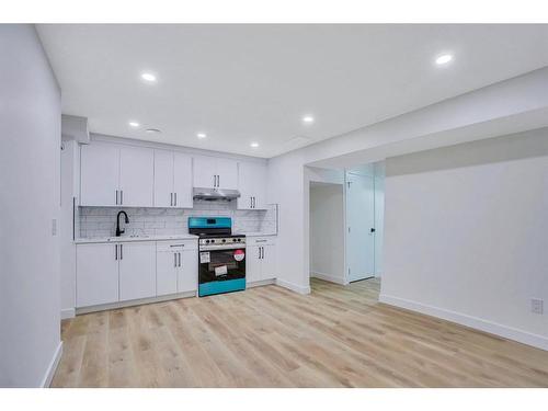 58 Castleglen Road Ne, Calgary, AB - Indoor Photo Showing Kitchen