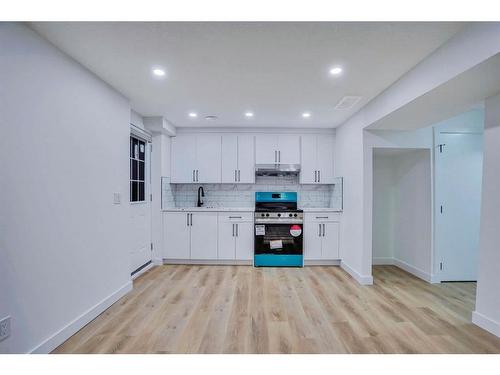 58 Castleglen Road Ne, Calgary, AB - Indoor Photo Showing Kitchen