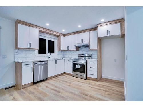 58 Castleglen Road Ne, Calgary, AB - Indoor Photo Showing Kitchen