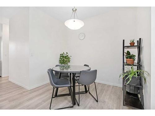 443 South Point Lane Sw, Airdrie, AB - Indoor Photo Showing Dining Room