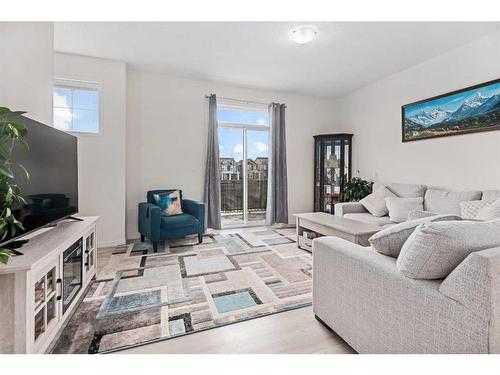 443 South Point Lane Sw, Airdrie, AB - Indoor Photo Showing Living Room