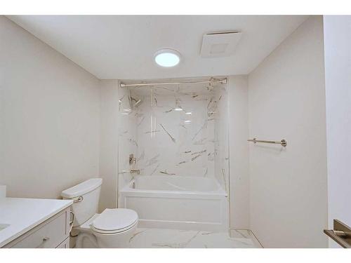 56 Riverview Drive Se, Calgary, AB - Indoor Photo Showing Bathroom