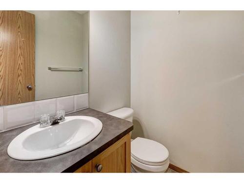 39 Covemeadow Manor Ne, Calgary, AB - Indoor Photo Showing Bathroom