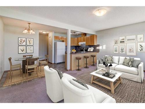 39 Covemeadow Manor Ne, Calgary, AB - Indoor Photo Showing Living Room