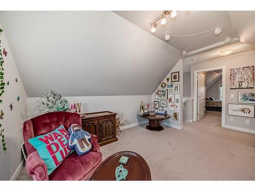 198 Copperpond Street Se, Calgary, AB - Indoor Photo Showing Other Room