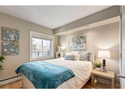 401-728 3 Avenue Nw, Calgary, AB - Indoor Photo Showing Bedroom