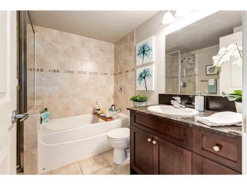 401-728 3 Avenue Nw, Calgary, AB - Indoor Photo Showing Bathroom