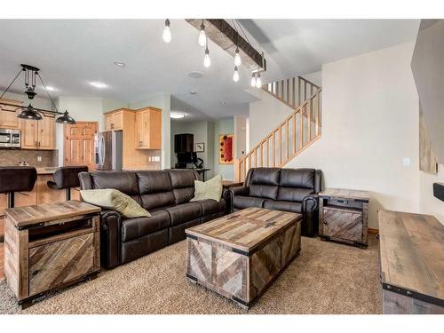 66 Kincora Glen Rise Nw, Calgary, AB - Indoor Photo Showing Living Room