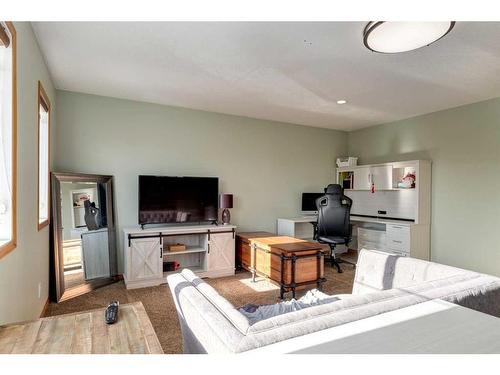 66 Kincora Glen Rise Nw, Calgary, AB - Indoor Photo Showing Living Room