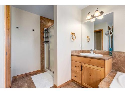 66 Kincora Glen Rise Nw, Calgary, AB - Indoor Photo Showing Bathroom