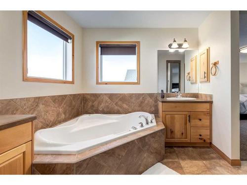 66 Kincora Glen Rise Nw, Calgary, AB - Indoor Photo Showing Bathroom