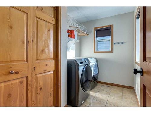 66 Kincora Glen Rise Nw, Calgary, AB - Indoor Photo Showing Laundry Room