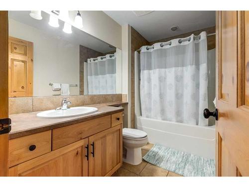 66 Kincora Glen Rise Nw, Calgary, AB - Indoor Photo Showing Bathroom