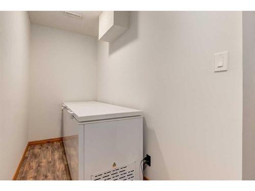 66 Kincora Glen Rise Nw, Calgary, AB - Indoor Photo Showing Laundry Room