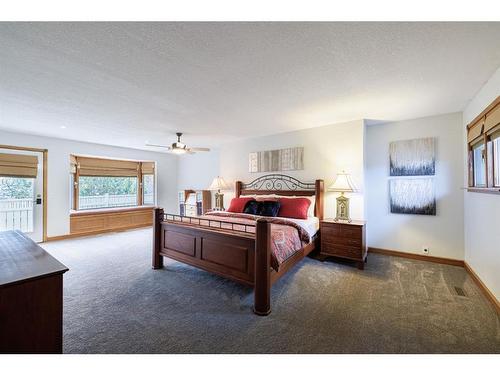 311 Roxboro Road Sw, Calgary, AB - Indoor Photo Showing Bedroom