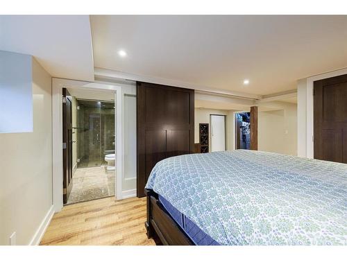 311 Roxboro Road Sw, Calgary, AB - Indoor Photo Showing Bedroom