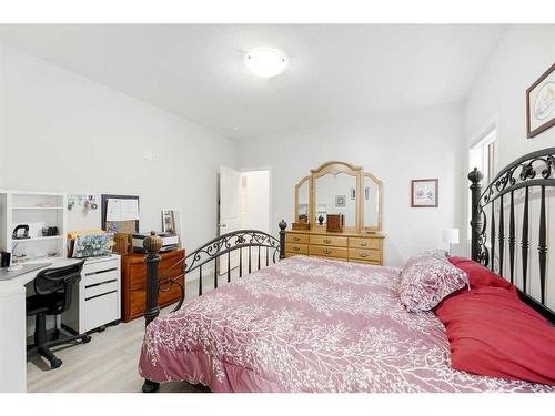 341 Ravenstern Link Se, Airdrie, AB - Indoor Photo Showing Bedroom