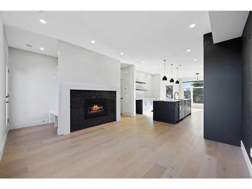 3546 2Nd Avenue Sw, Calgary, AB - Indoor With Fireplace