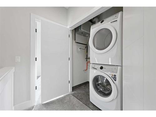 3546 2Nd Avenue Sw, Calgary, AB - Indoor Photo Showing Laundry Room