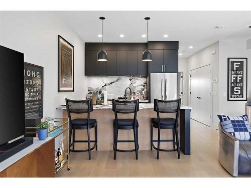 3546 2Nd Avenue Sw, Calgary, AB - Indoor Photo Showing Kitchen