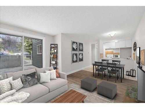 103-431 1 Avenue Ne, Calgary, AB - Indoor Photo Showing Living Room