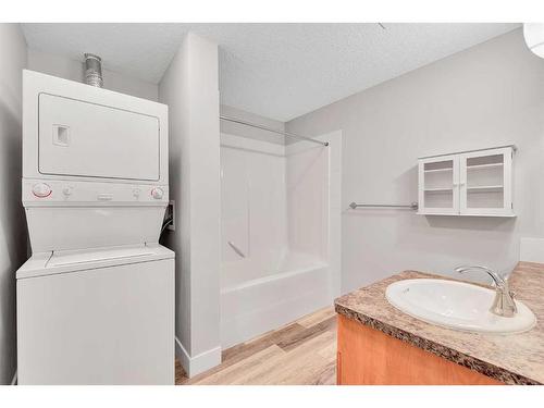 343-60 Royal Oak Plaza Nw, Calgary, AB - Indoor Photo Showing Laundry Room