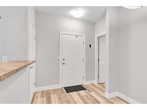 343-60 Royal Oak Plaza Nw, Calgary, AB - Indoor Photo Showing Other Room