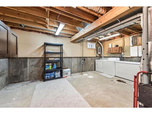 212 Deerview Drive Se, Calgary, AB - Indoor Photo Showing Basement