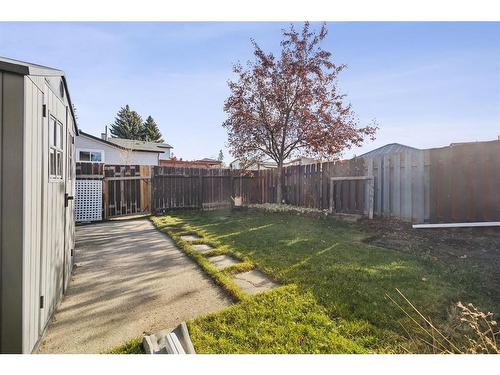 212 Deerview Drive Se, Calgary, AB - Outdoor