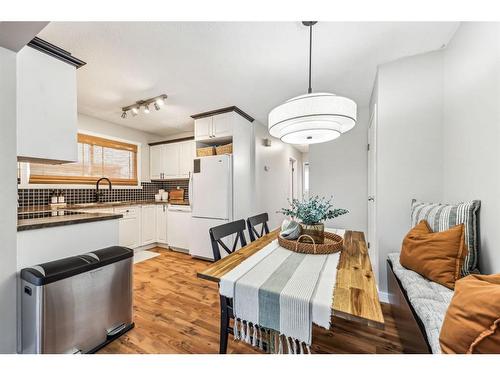 212 Deerview Drive Se, Calgary, AB - Indoor Photo Showing Dining Room