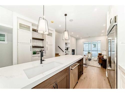 1613 32 Avenue Sw, Calgary, AB - Indoor Photo Showing Kitchen With Upgraded Kitchen