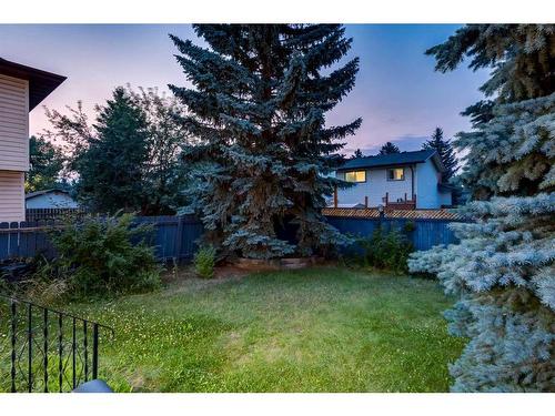 56 Woodview Court Sw, Calgary, AB - Outdoor