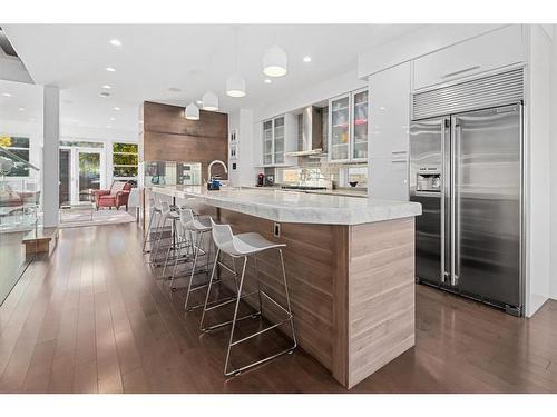 2104 28 Avenue Sw, Calgary, AB - Indoor Photo Showing Kitchen With Upgraded Kitchen