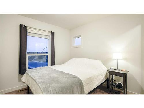 610-15 Evancrest Park Nw, Calgary, AB - Indoor Photo Showing Bedroom