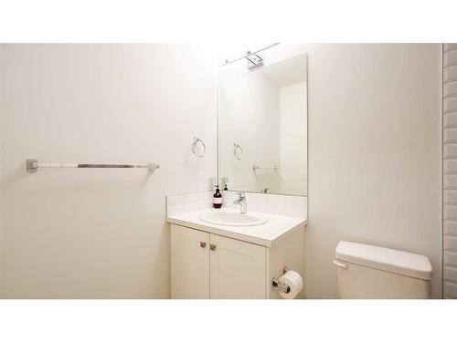 610-15 Evancrest Park Nw, Calgary, AB - Indoor Photo Showing Bathroom