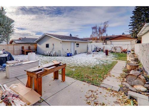 3015 48 Street Ne, Calgary, AB - Outdoor