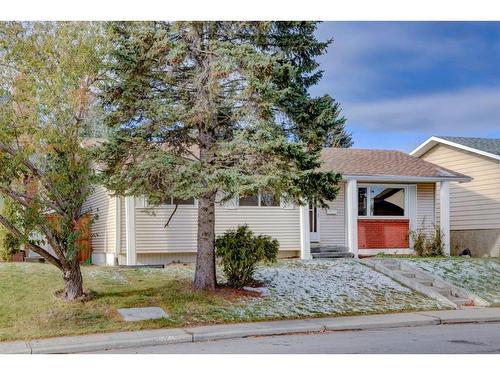 3015 48 Street Ne, Calgary, AB - Outdoor