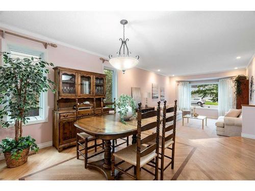 71 Edcath Road Nw, Calgary, AB - Indoor Photo Showing Dining Room