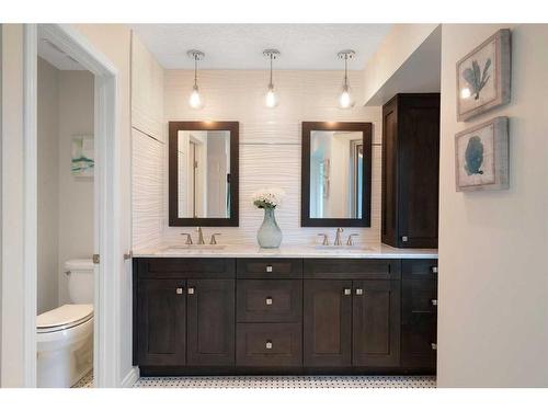 71 Edcath Road Nw, Calgary, AB - Indoor Photo Showing Bathroom