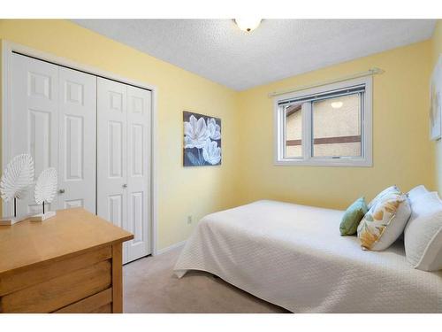 71 Edcath Road Nw, Calgary, AB - Indoor Photo Showing Bedroom