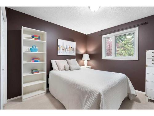 71 Edcath Road Nw, Calgary, AB - Indoor Photo Showing Bedroom