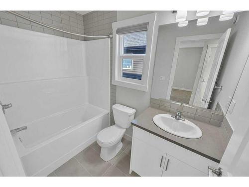 1131 Chinook Winds Circle Sw, Airdrie, AB - Indoor Photo Showing Bathroom