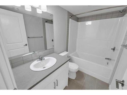 1131 Chinook Winds Circle Sw, Airdrie, AB - Indoor Photo Showing Bathroom