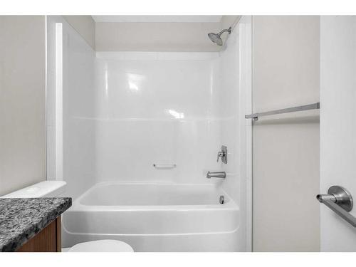 108-8 Sage Hill Terrace Nw, Calgary, AB - Indoor Photo Showing Bathroom