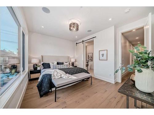 4129 19 Street Sw, Calgary, AB - Indoor Photo Showing Bedroom